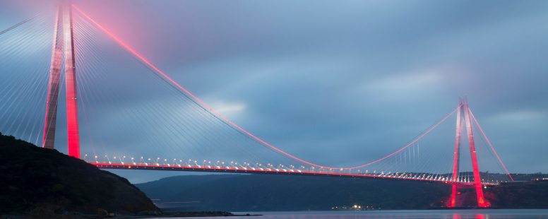 El puente del Bósforo, Estanbul, Turquía - Estudia en Turquía