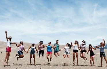 Estudiantes de intercambio en EE. UU. (El Parque Nacional Great Sand Dunes en Colorado)